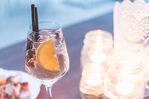 Club Del Sole Stork Family Collection