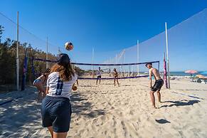 Club Del Sole Stork Family Collection