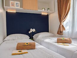 Club Del Sole Stork Family Collection