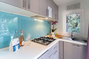 Club Del Sole Stork Family Collection