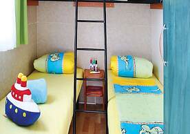 Club Del Sole Stork Family Collection