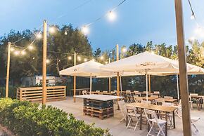 Club Del Sole Stork Family Collection