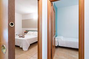 Club Del Sole Stork Family Collection