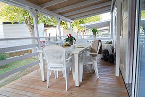 Club Del Sole Stork Family Collection