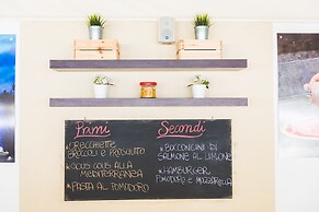 Club Del Sole Stork Family Collection