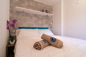 Club Del Sole Stork Family Collection