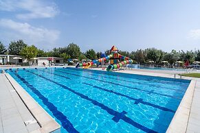 Club Del Sole Stork Family Collection