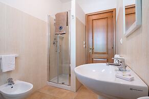 Club Del Sole Stork Family Collection