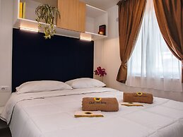 Club Del Sole Stork Family Collection