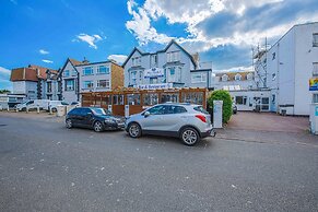 OYO Pier Hotel