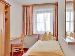 Quaint Apartment in Hainzenberg near Horbergbahn