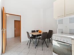 Simplistic Apartment in Vir With Garden