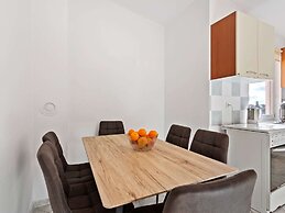 Simplistic Apartment in Vir With Garden