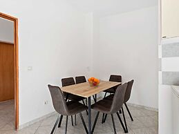 Simplistic Apartment in Vir With Garden