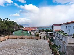 Simplistic Apartment in Vir With Garden