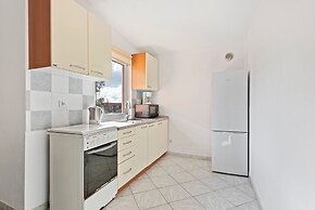 Simplistic Apartment in Vir With Garden