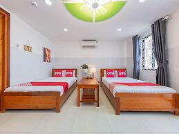 OYO 1028 Flower House Apartment