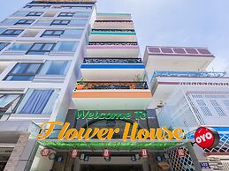 OYO 1028 Flower House Apartment