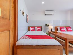 OYO 1028 Flower House Apartment