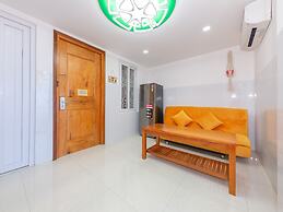 OYO 1028 Flower House Apartment