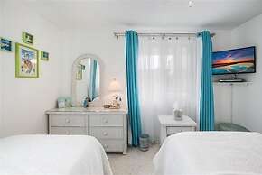 Beach N Bay 2 Bedroom Villa by RedAwning