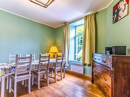 Cottage in Harze With Private Garden