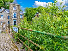 Cottage in Harze With Private Garden