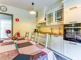 Cottage in Harze With Private Garden