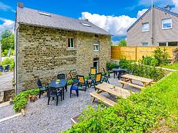 Cottage in Harze With Private Garden