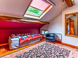 Cottage in Harze With Private Garden