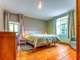 Cottage in Harze With Private Garden