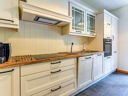 Cottage in Harze With Private Garden