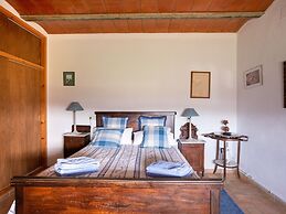 Vibranr Holiday Home in Aiguaviva With Swimming Pool