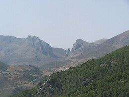 Lovely Cottage in Alcaucín near Sierra Tejeda Natural Park