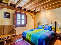 Lovely Cottage in Alcaucín near Sierra Tejeda Natural Park