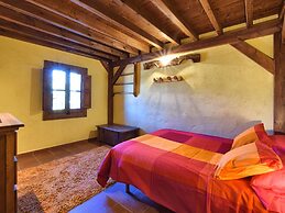 Lovely Cottage in Alcaucín near Sierra Tejeda Natural Park