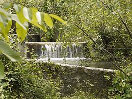 Lovely Cottage in Alcaucín near Sierra Tejeda Natural Park