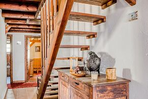 Lovely Cottage in Alcaucín near Sierra Tejeda Natural Park