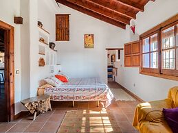 Lovely Cottage in Alcaucín near Sierra Tejeda Natural Park