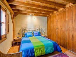 Lovely Cottage in Alcaucín near Sierra Tejeda Natural Park