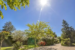 Holiday Home in Barry-d'islemade With Pool