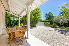 Holiday Home in Barry-d'islemade With Pool