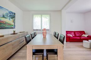Holiday Home in Barry-d'islemade With Pool