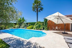 Holiday Home in Barry-d'islemade With Pool