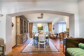 Villa in La Mole With Private Pool