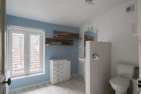 Jane Austen Lake Retreat