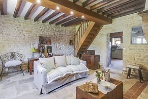 Farmhouse in Talon With Scenic Views