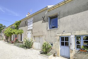 Farmhouse in Talon With Scenic Views