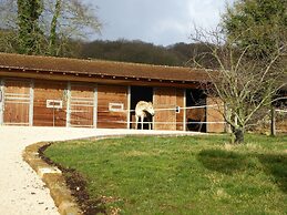 Farmhouse in Talon With Scenic Views