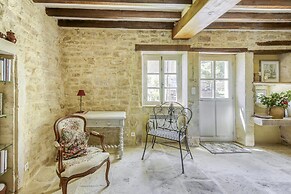 Farmhouse in Talon With Scenic Views
